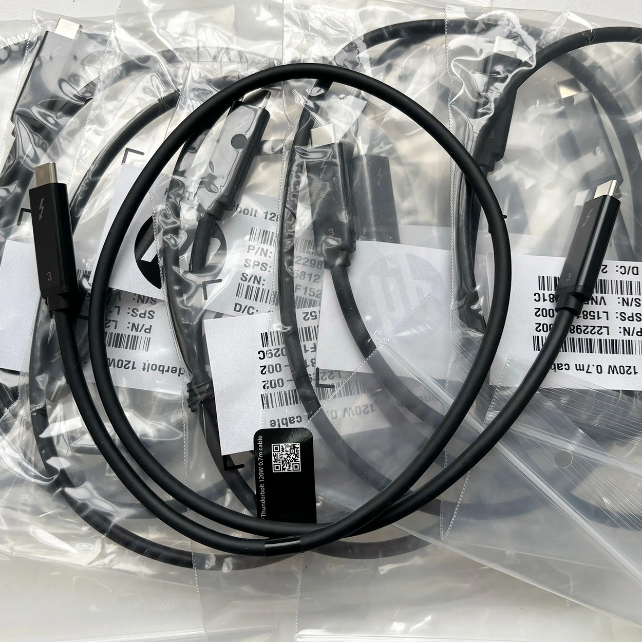 Kabel HP Thunderbolt 3 do doko – Thunderbolt Dock 3 Display recenzja i cena